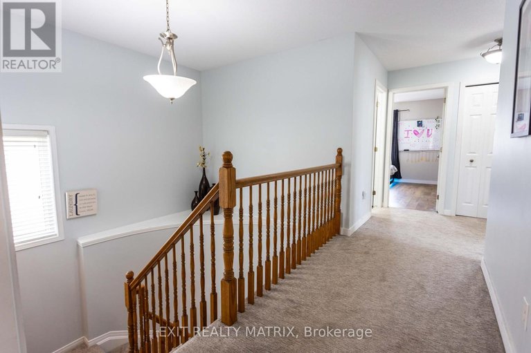 28414498/221-hillpark-high-street/mer-bleuebradley-estatesanderson-park/ottawa/ontario/K1W0B5_21