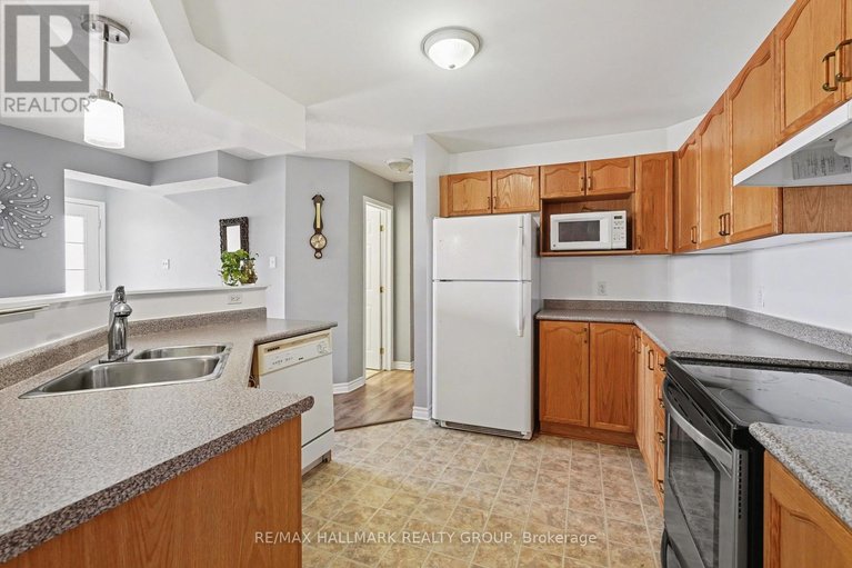 29665653/205-3275-st-joseph-boulevard/bilberry-creekqueenswood-heights/ottawa/ontario/K1E3Y3_12