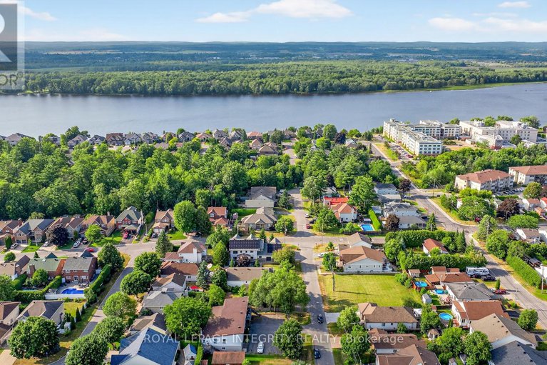 29023134/924-beauchamp-avenue/hiawatha-parkconvent-glen/ottawa/ontario/K1C3A8_31