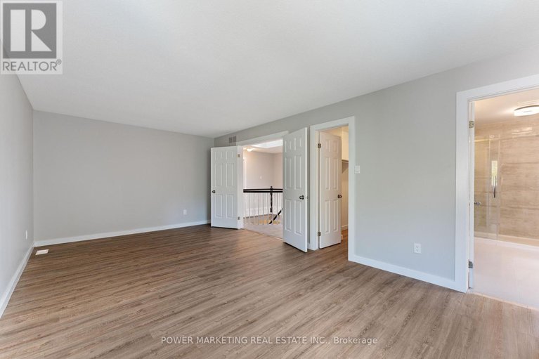 29131275/5722-kemplane-court/blackburn-hamlet-south/ottawa/ontario/K1W1B8_19