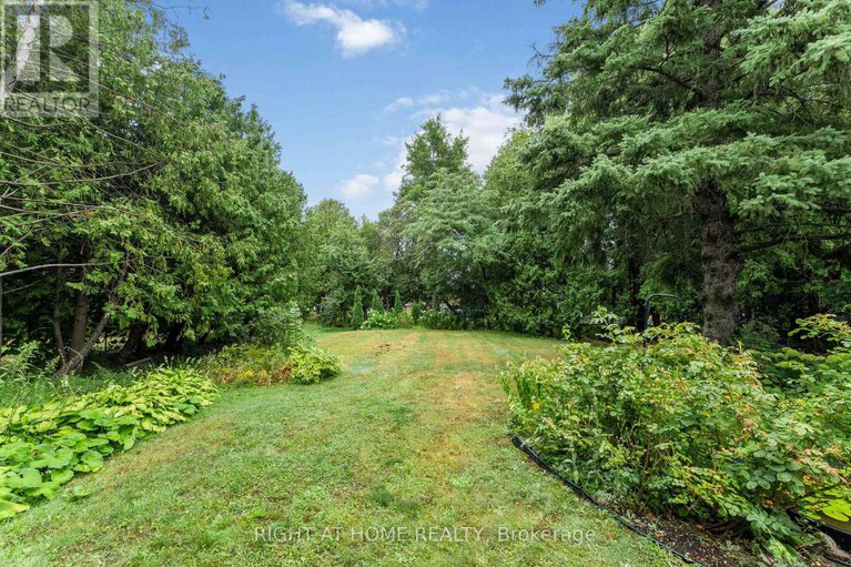 28765727/2-muirfield-gardens/cedar-hillorchard-estates/ottawa/ontario/K2R1B8_38