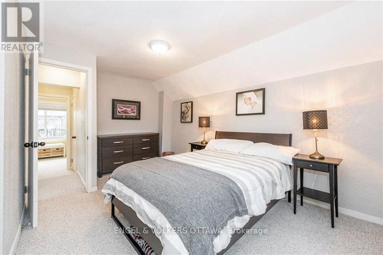 29565918/223-carruthers-avenue/hintonburg/ottawa/ontario/K1Y1N8_14