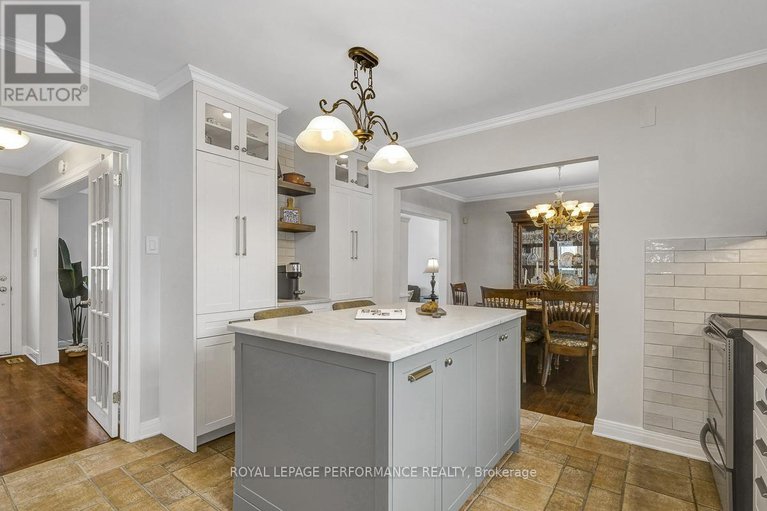 29432301/532-alesther-street/overbrookcastle-heights/ottawa/ontario/K1K1J3_6