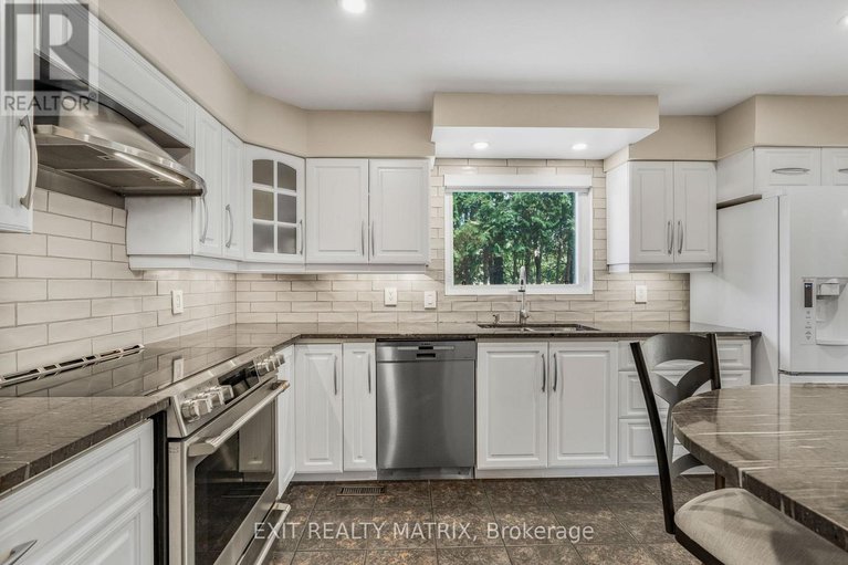 29646951/1401-bortolotti-crescent/pineview/ottawa/ontario/K1B5C1_7