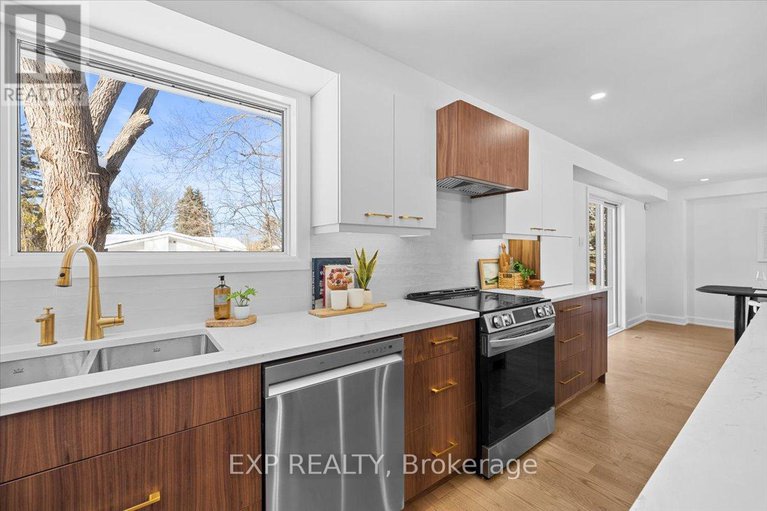 29377335/41-qualicum-street/bruce-farmgraham-parkqualicumbellands/ottawa/ontario/K2H7H3_17