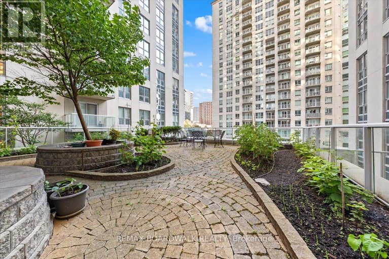 29646330/2107-242-rideau-street/sandy-hill/ottawa/ontario/K1N0B7_21