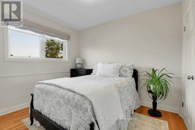 28891656/14-roundhay-drive/manordale/ottawa/ontario/K2G1B5_19