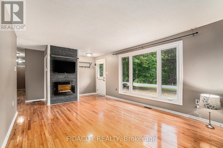 28837600/1910-beach-road/north-grenville-twp-kemptville-south/north-grenville/ontario/K0G1S0_6