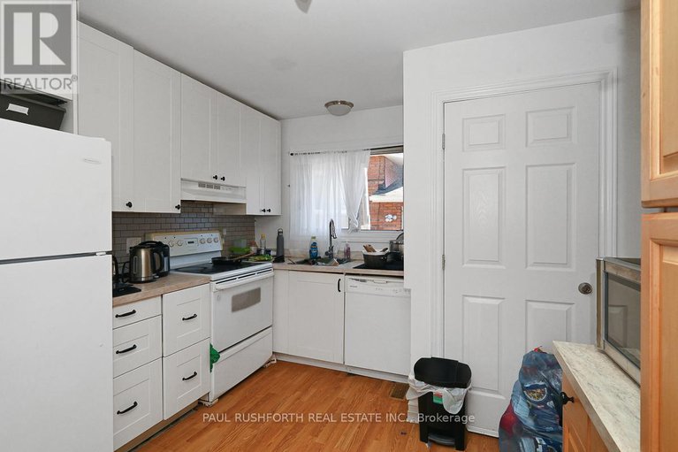 28785277/845-trojan-avenue/castle-heightsrideau-high/ottawa/ontario/K1K2P8_6