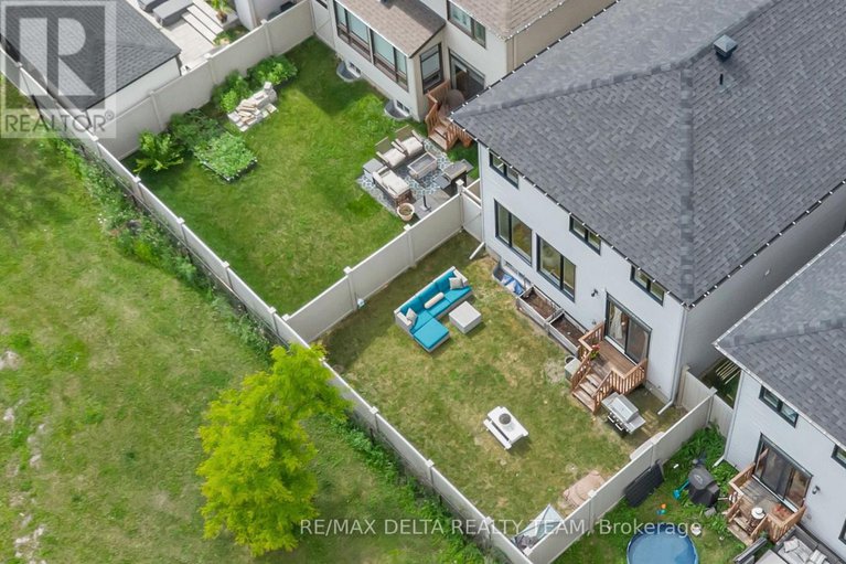 28467880/128-crevasse-road/mer-bleuebradley-estatesanderson-park/ottawa/ontario/K1W0P9_31