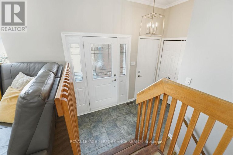 29302565/333-bonavista-street/town-of-rockland/clarence-rockland/ontario/K4K1N7_4