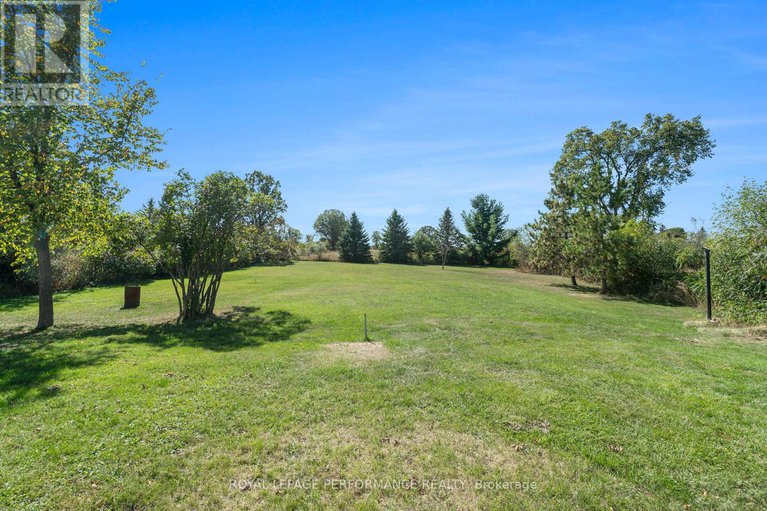 28879696/2205-old-second-line-road/kanata-north-west/ottawa/ontario/K0A1T0_29