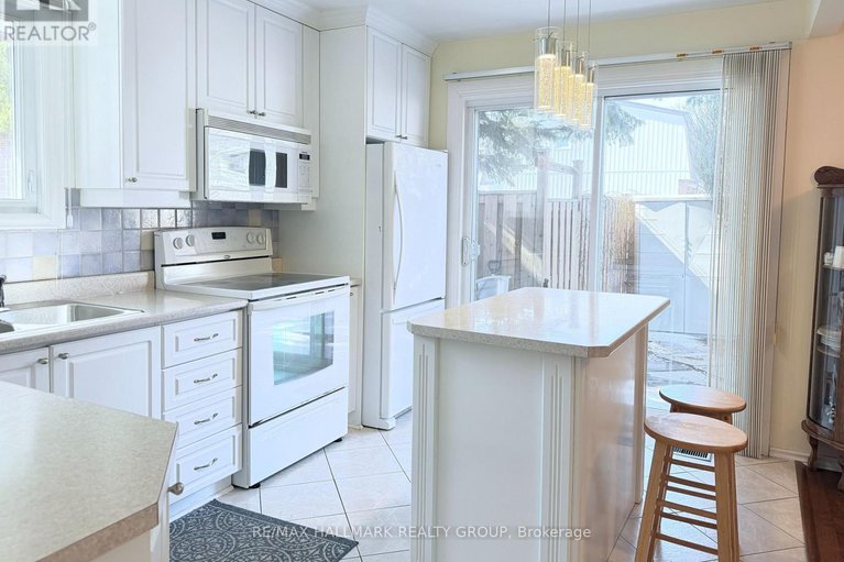 29533054/8-837-eastvale-drive/beaconwood/ottawa/ontario/K1J7T5_8