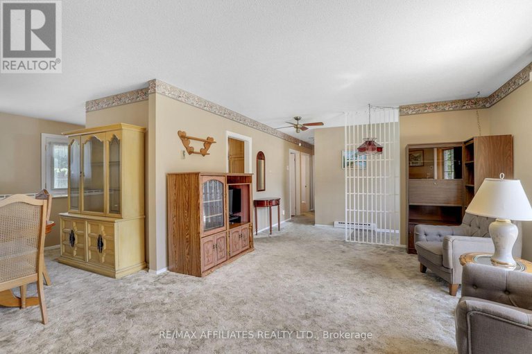 28933118/17-canfield-road/sheahan-estatestrend-village/ottawa/ontario/K2H5S7_3
