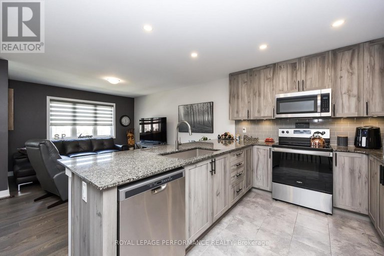 28700474/816-bascule-place/btwn-franktown-rd-fallowfield-rd/ottawa/ontario/K0A2Z0_15