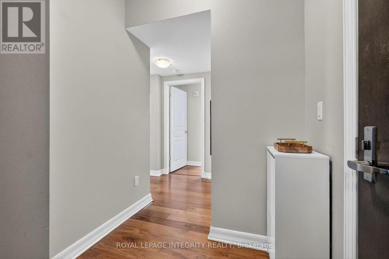 29504149/416-238-besserer-street/sandy-hill/ottawa/ontario/K1N6B1_6