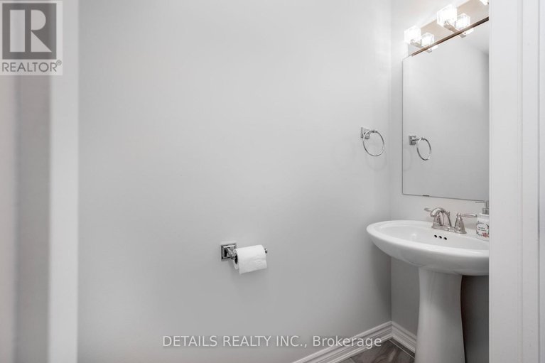 28572241/434-white-arctic-avenue/half-moon-bay/ottawa/ontario/K2J5Y9_4