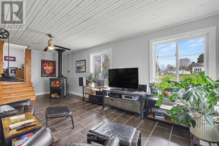 29608684/3041-bridge-street/north-dundas-mountain-twp/north-dundas/ontario/K0E1W0_16