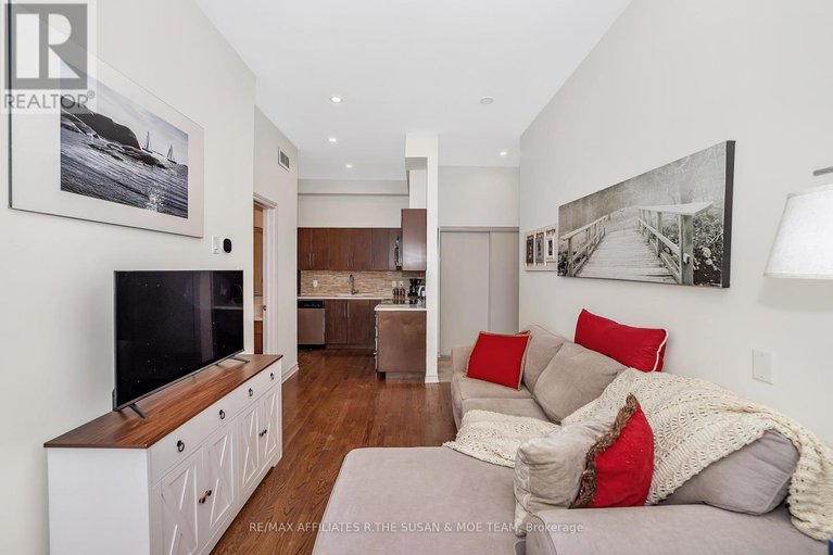 29295935/308-682-churchill-avenue-n/laurentianview/ottawa/ontario/K1Z5G5_19