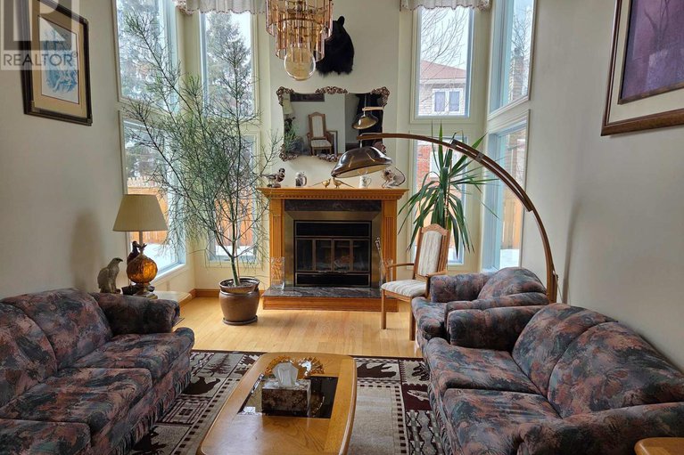 29446145/31-dossetter-way/hunt-club-park/ottawa/ontario/K1G4S3_13