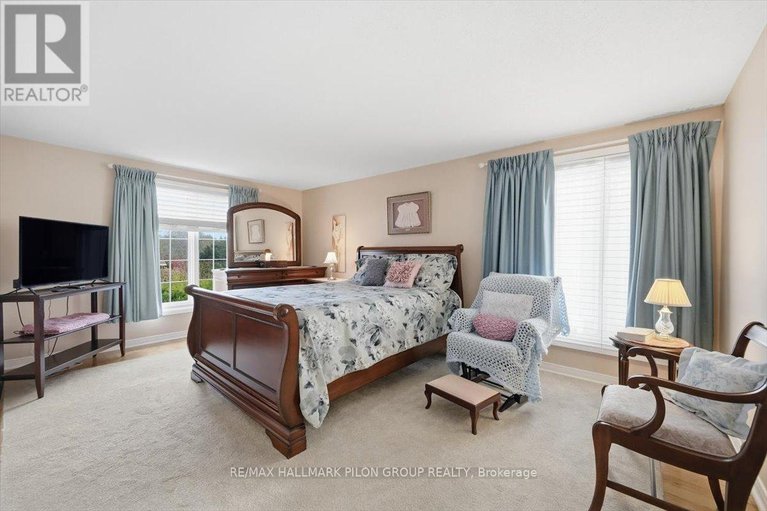 29075006/1066-taffy-lane/convent-glen-north/ottawa/ontario/K1C1Y5_15