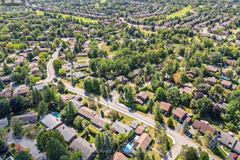 28815928/70-varley-drive/beaverbrook/ottawa/ontario/K2K1H2_33