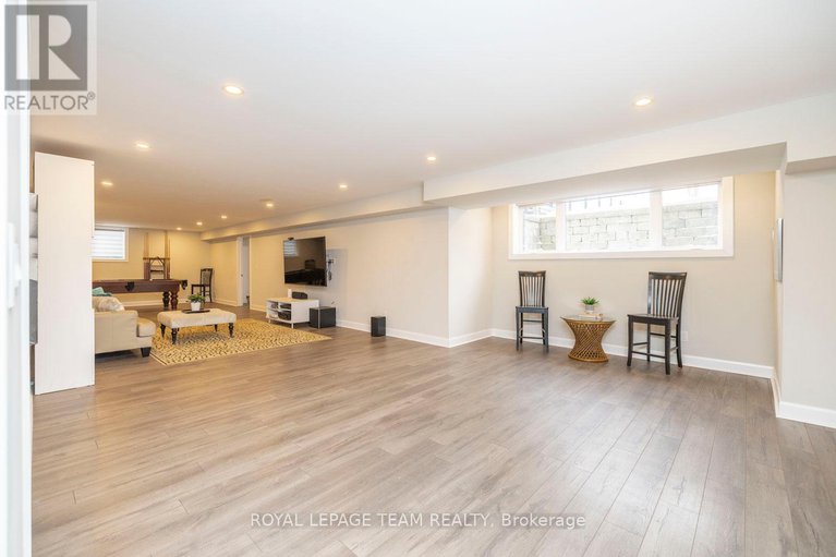 28933926/213-cabrelle-place-e/manotick-village-manotick-estates/ottawa/ontario/K4M0A9_34
