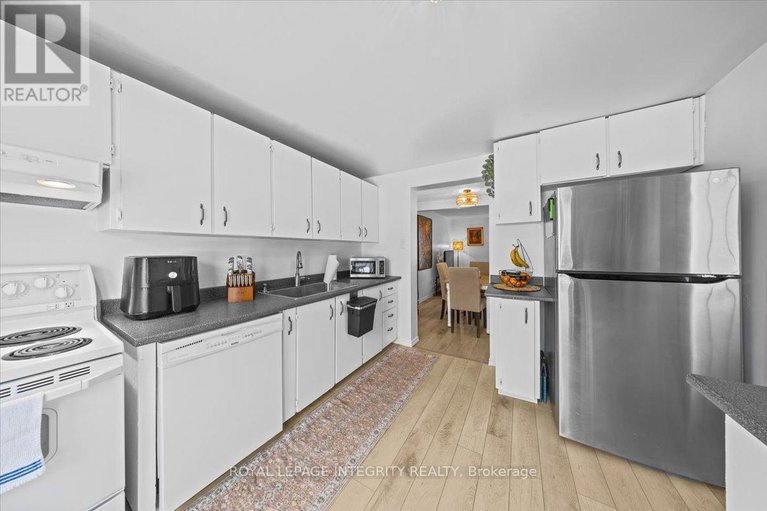 29383476/1196-priory-lane/convent-glen-north/ottawa/ontario/K1C1Z9_5