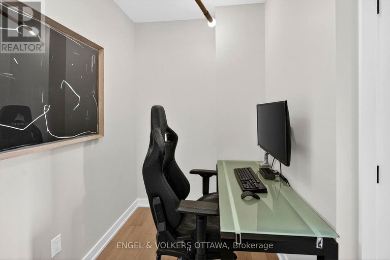 29646069/1764-crux-road/mer-bleuebradley-estatesanderson-park/ottawa/ontario/K1W0W7_39