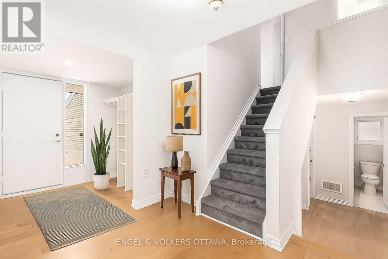 28939976/123-tripp-crescent/pheasant-run/ottawa/ontario/K2J1M5_2