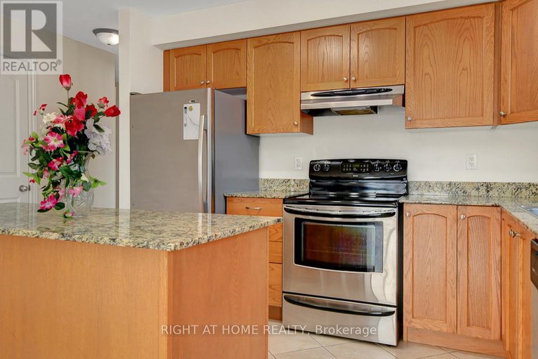 28433463/301-14-norice-street/meadowlandscrestview/ottawa/ontario/K2G2X4_20