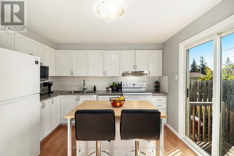 29045618/470-rougemount-crescent/fallingbrookgardenway-south/ottawa/ontario/K4A2Z2_9