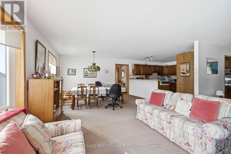 29397472/20276-maple-road/south-glengarry-charlottenburgh-twp/south-glengarry/ontario/K0C2J0_8