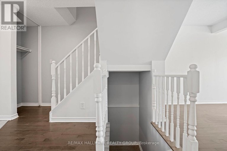 29632598/504-canotia-place/fallingbrookpineridge/ottawa/ontario/K4A2J3_5