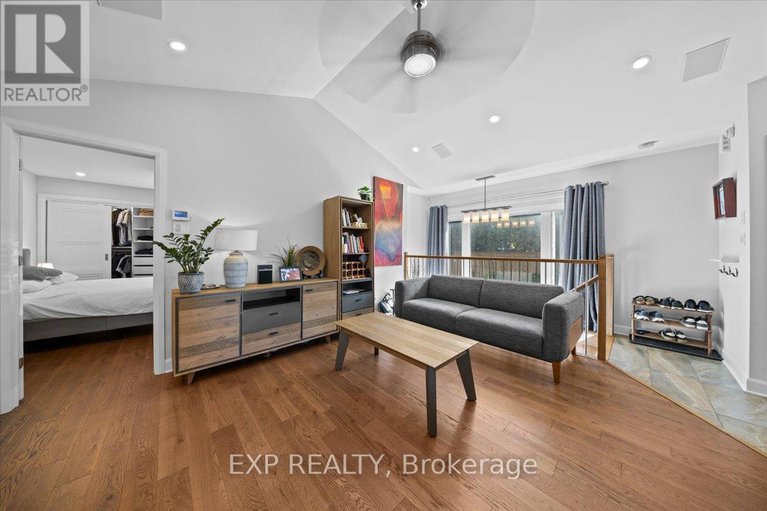 29043972/18-ivylea-street/craig-henrywoodvale/ottawa/ontario/K2G4X5_34