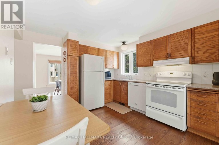 29645629/6033-meadowglen-drive/chapel-hill/ottawa/ontario/K1C5V4_10