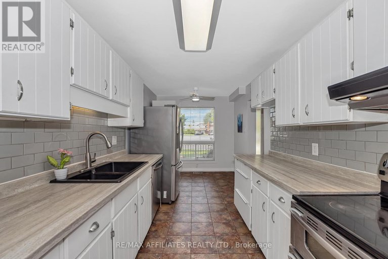 28429396/1138-ste-agathe-park/convent-glen-north/ottawa/ontario/K1C2B5_9