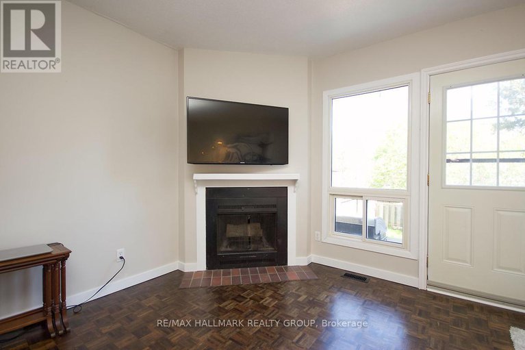 28266606/d-3-spring-grove-lane/pheasant-run/ottawa/ontario/K2J2C5_20
