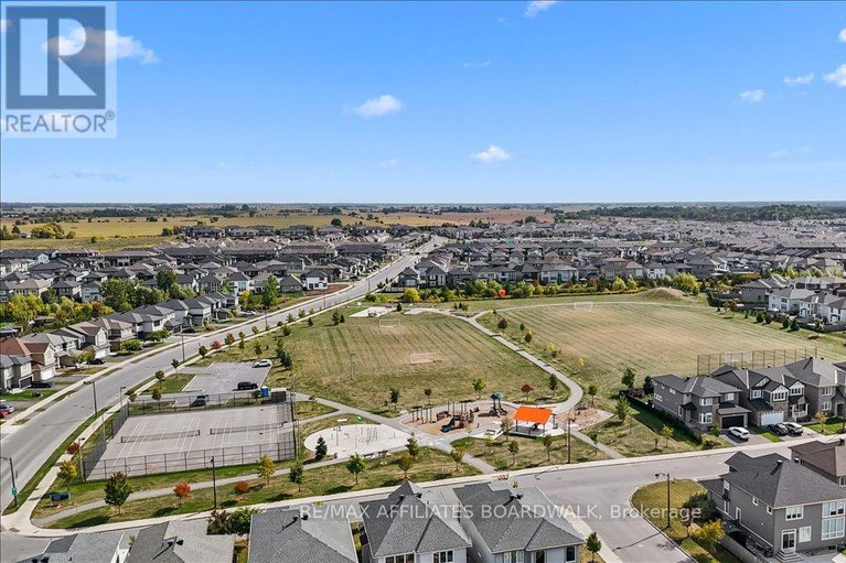 28885190/525-dressage-avenue/emerald-meadowstrailwest/ottawa/ontario/K2V0C8_46