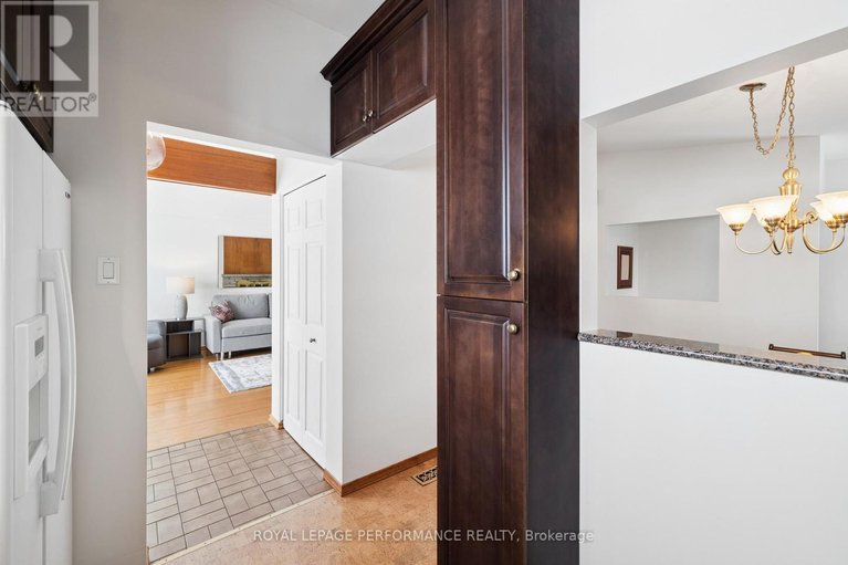 29578731/1989-michigan-avenue/urbandale-acres/ottawa/ontario/K1H6Y1_12