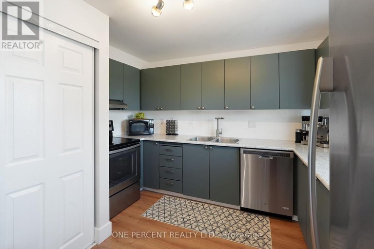 28549707/6585-6585-bilberry-drive/convent-glen-north/ottawa/ontario/K1C4N4_11