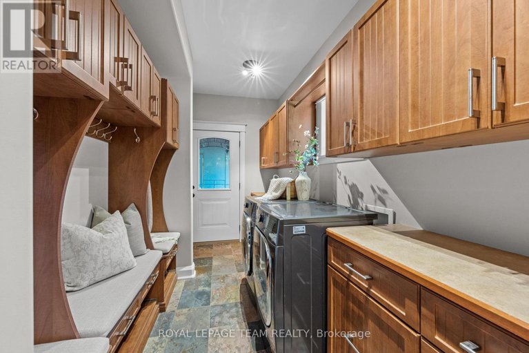 28865171/1560-maley-lane/rural-kanata-central/ottawa/ontario/K2W1C2_32