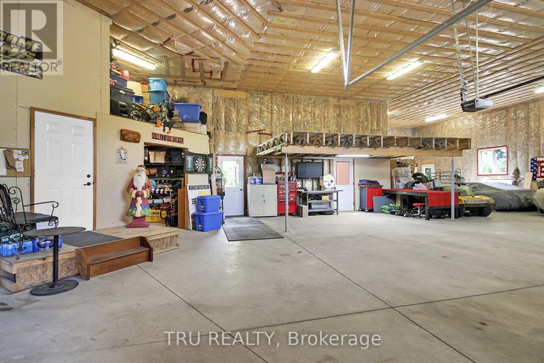 28474227/7909-parkway-road/osgoode-twp-north-of-reg-rd-6/ottawa/ontario/K0A2P0_42