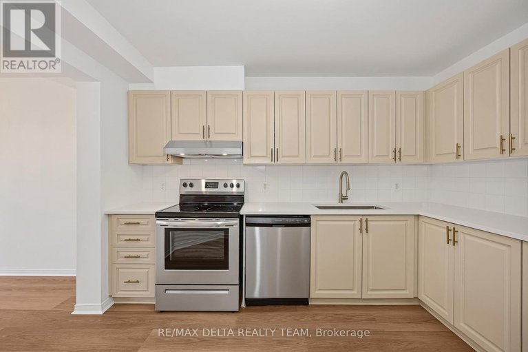 29122908/216-forestcrest-street/chapel-hill/ottawa/ontario/K1C7R5_14