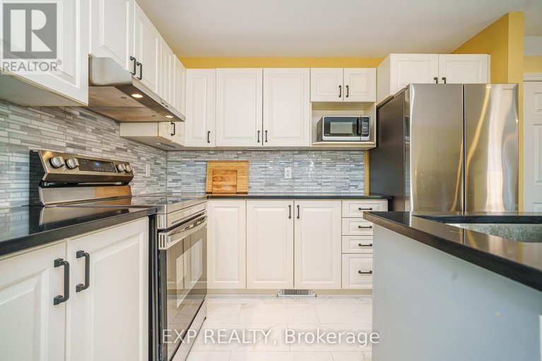 28257579/426-pillett-street/strandherd/ottawa/ontario/K2J5S3_13