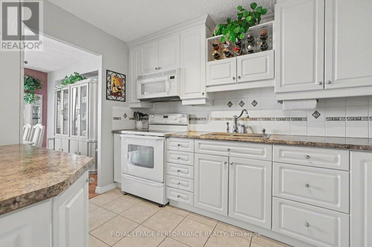 29476662/1505-665-bathgate-drive/carson-meadows/ottawa/ontario/K1K3Y4_15