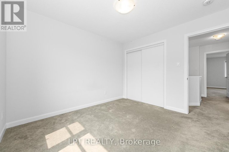 28716756/105-teelin-circle/half-moon-bay/ottawa/ontario/K2J6V1_20