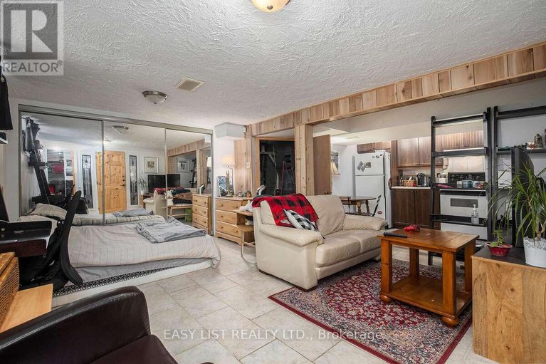 27540685/271-mcarthur-avenue/vanier/ottawa/ontario/K1L6P3_27