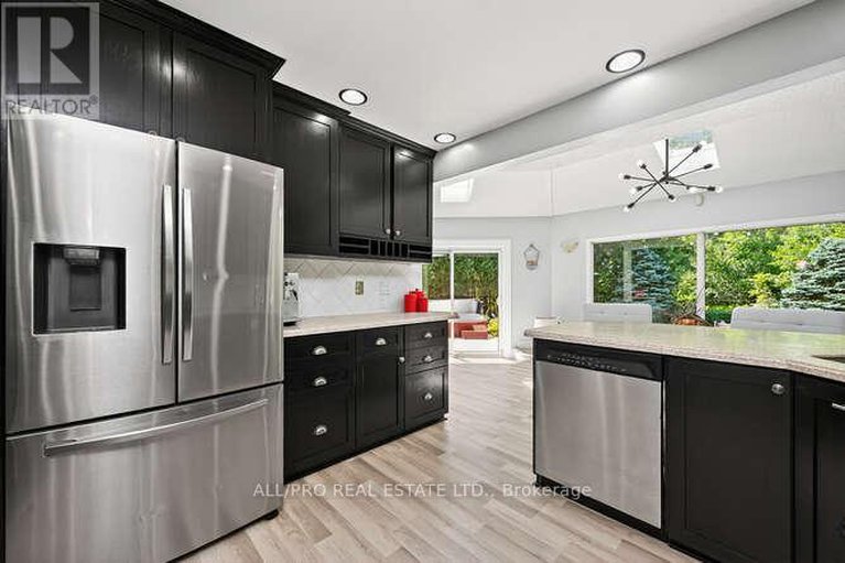 28721991/1144-rideau-bend-crescent/manotick-east-to-manotick-station/ottawa/ontario/K4M1B5_15