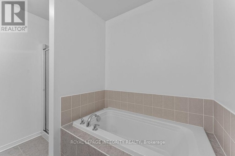 28584279/203-kingswell-street/leitrim/ottawa/ontario/K1T0L1_25